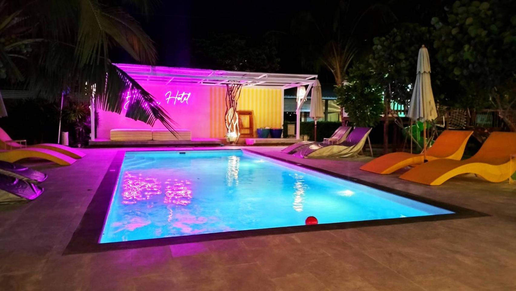 The Modeva Hotel กาญจนบุรี ภายนอก รูปภาพ